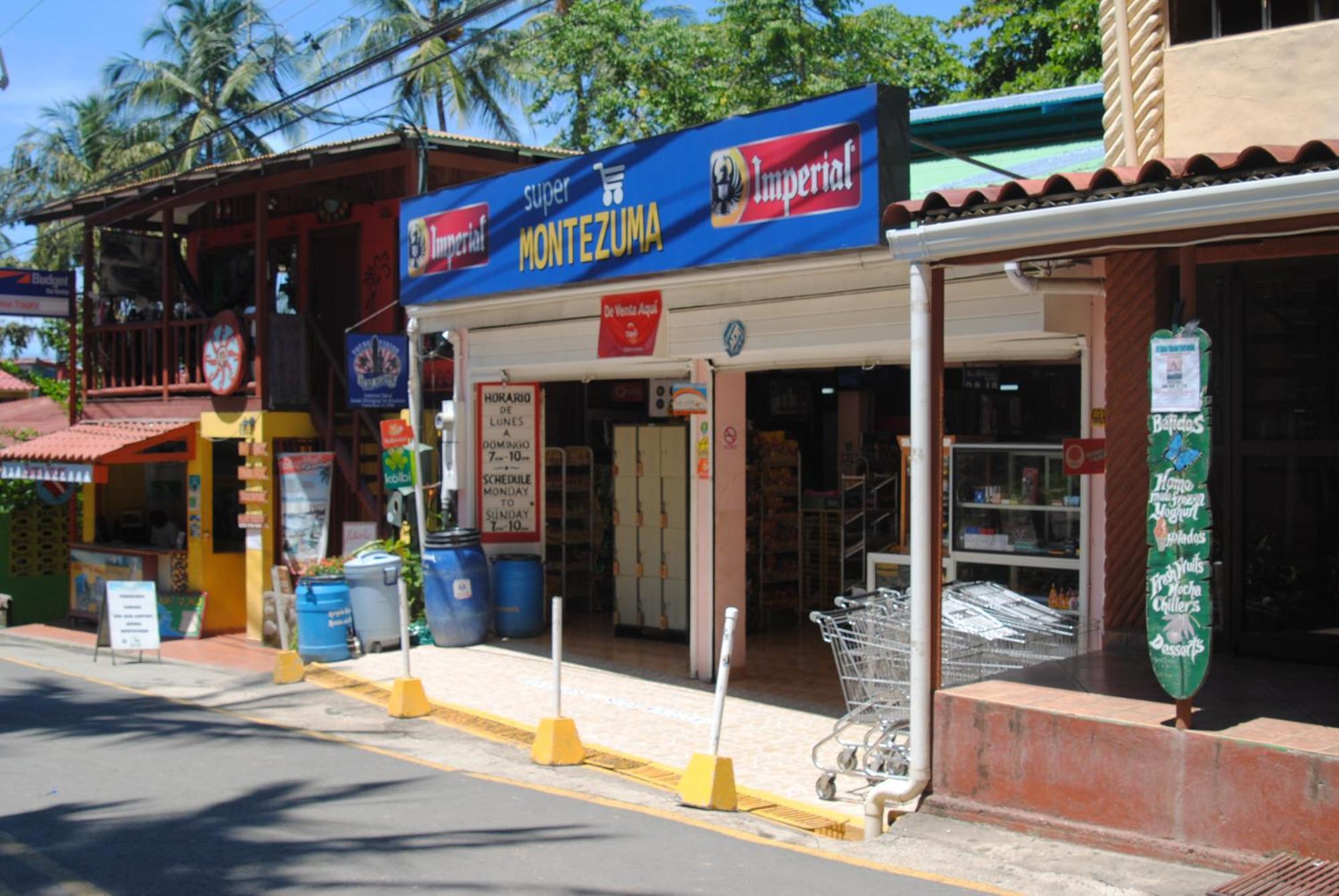 El Pargo Feliz Hotel Montezuma Bagian luar foto